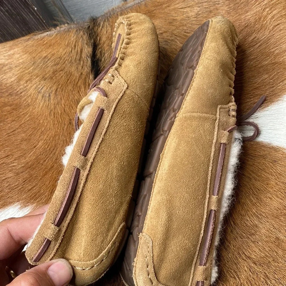 Womens UGG winter slippers size 7 check them out very nice thanks 🙏 - Picture 6 of 8